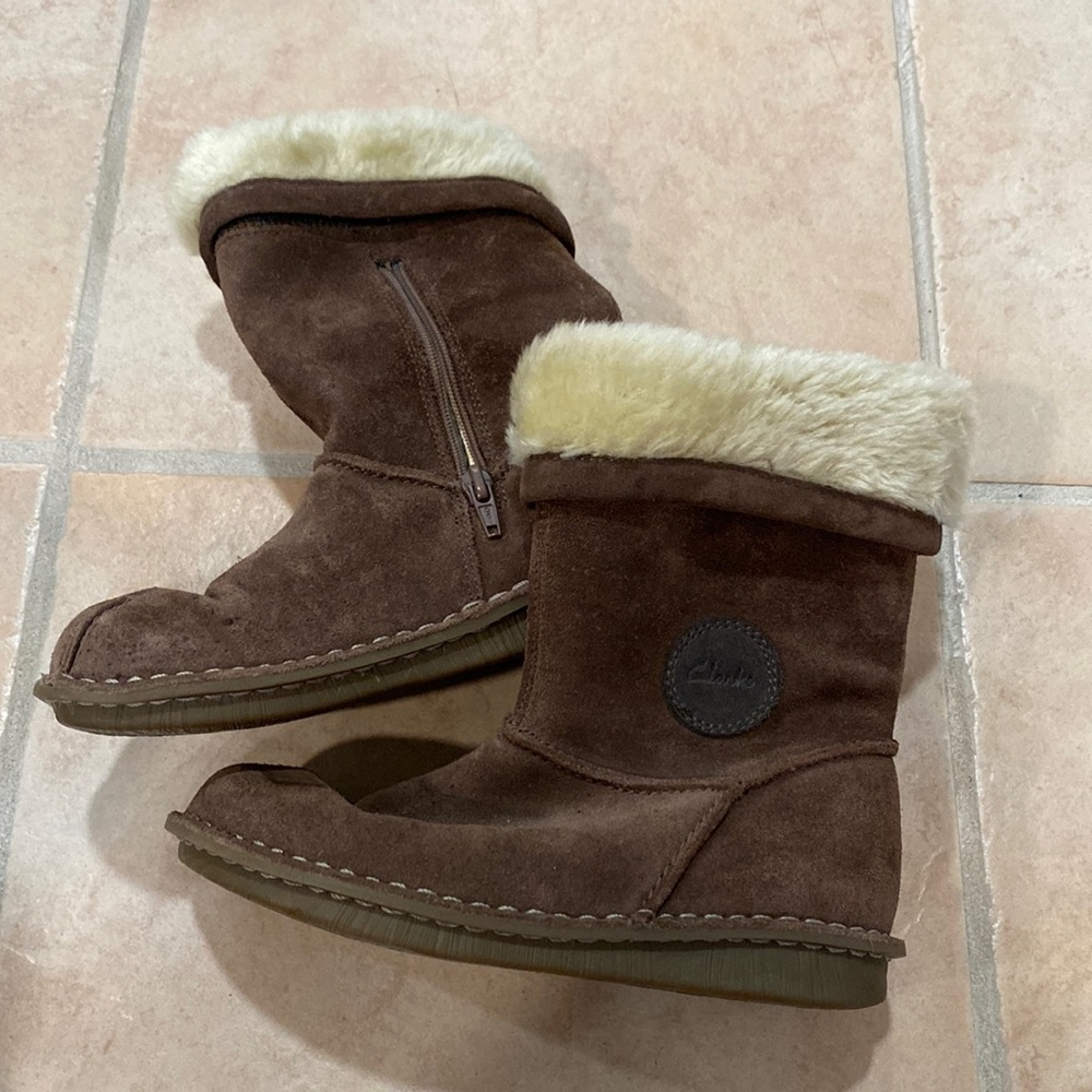 Clark’s Girls suede boots